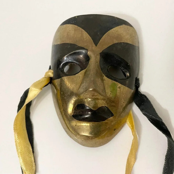 Vintage Brass Small Mask Delgif India Wall Decor - Picture 16 of 16
